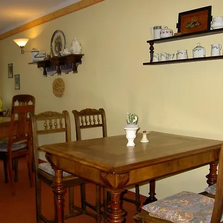 Waldesblick בית הארחה 4*